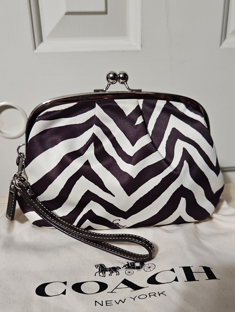 Coach NWOT Kisslock Zebra Print Wristlet Clutch
